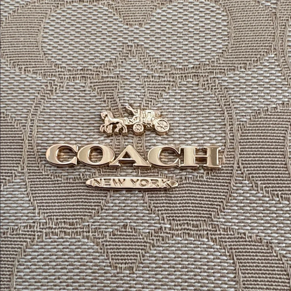 COACH BEIGE & CREAM JACQUARD DUFFLETTE BAG / NWOT